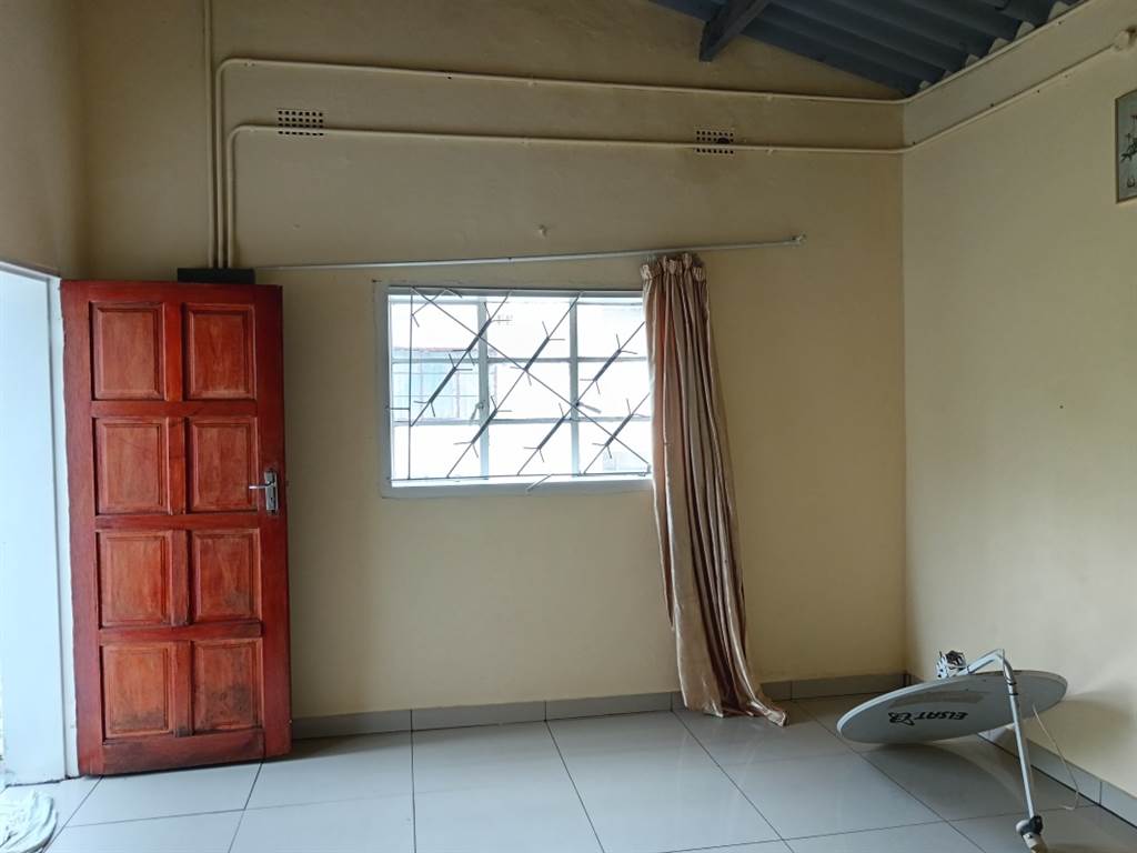 2 Bed House in Imbali photo number 8