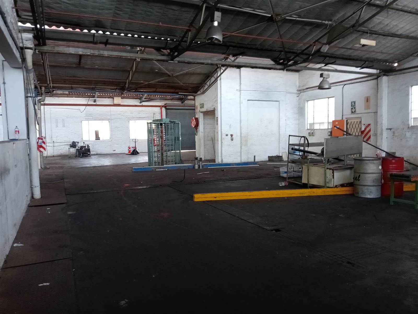 960  m² Industrial space in New Germany photo number 2