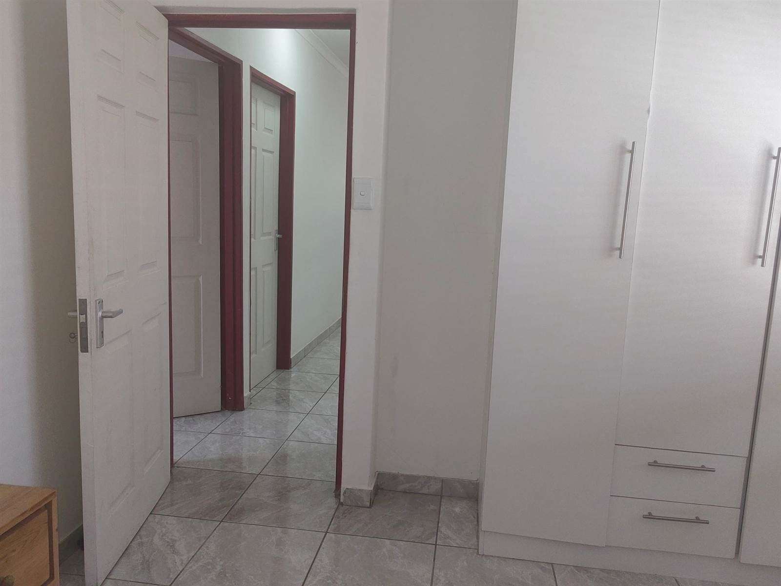 3 Bed House in New Macassar Village photo number 12