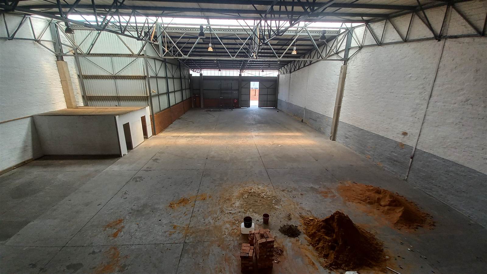 950  m² Industrial space in Pomona photo number 5