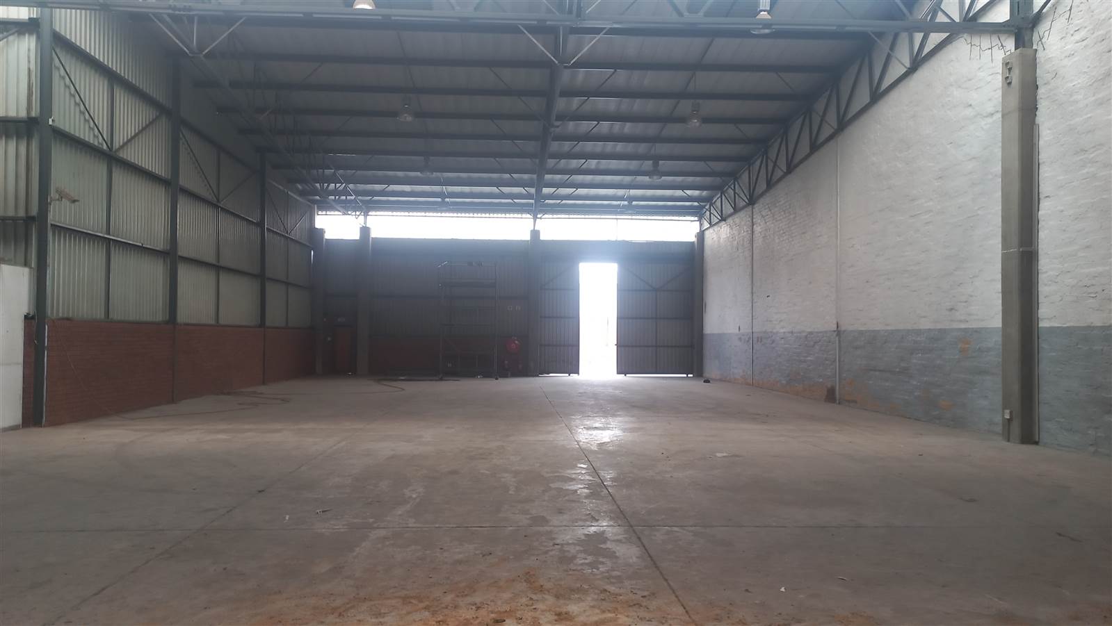 950  m² Industrial space in Pomona photo number 4