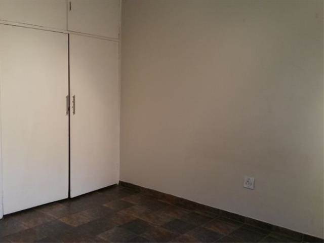1 Bed Apartment in Lambton photo number 17