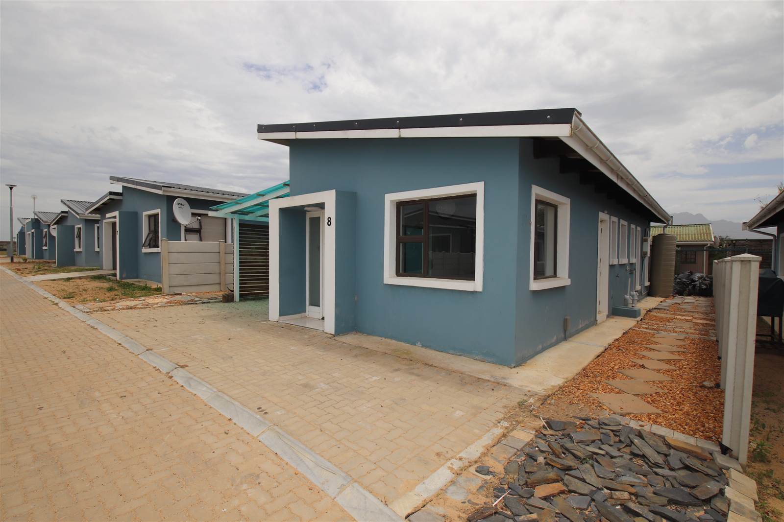 2 Bed House in Pacaltsdorp photo number 3