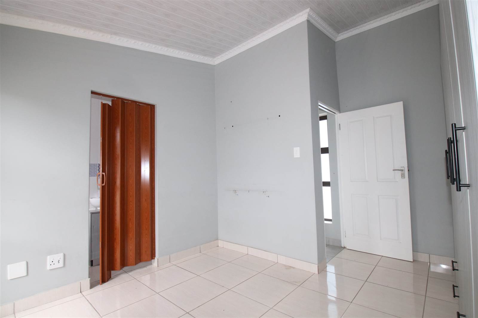 2 Bed House in Pacaltsdorp photo number 23