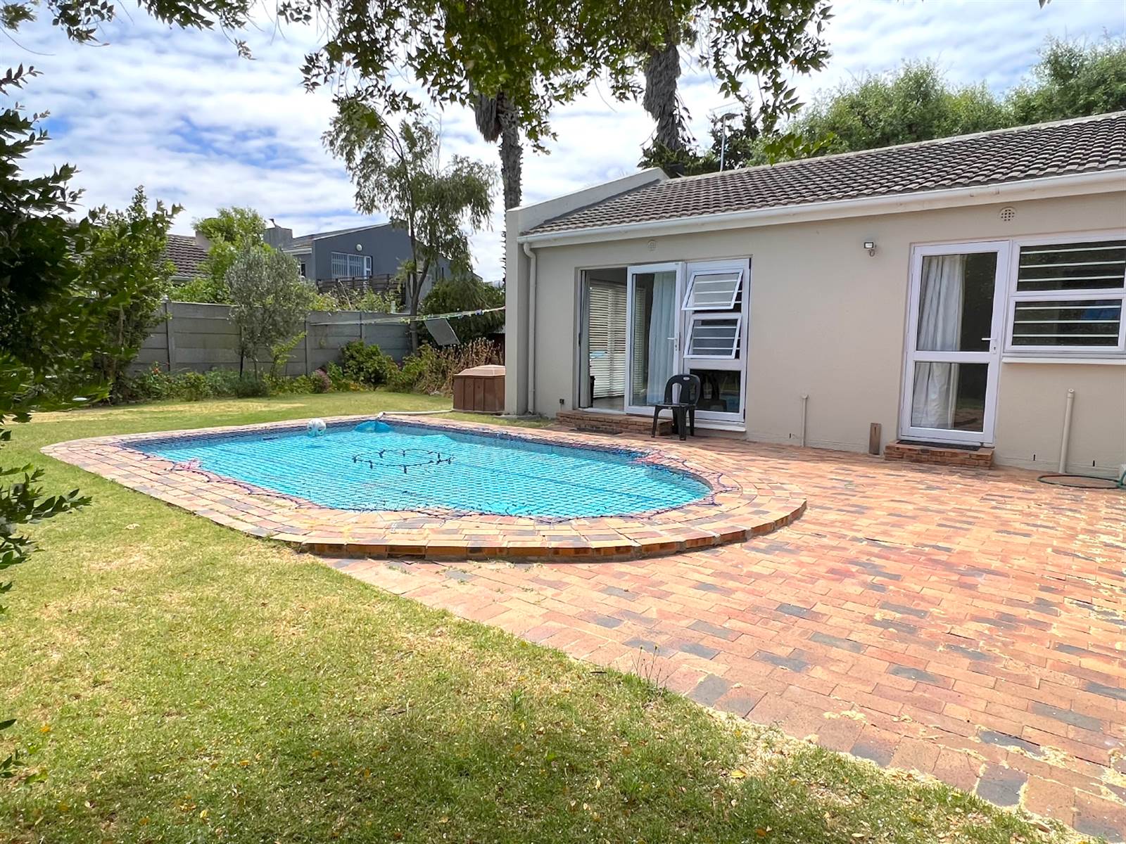 4 Bed House in Blouberg Rise photo number 9