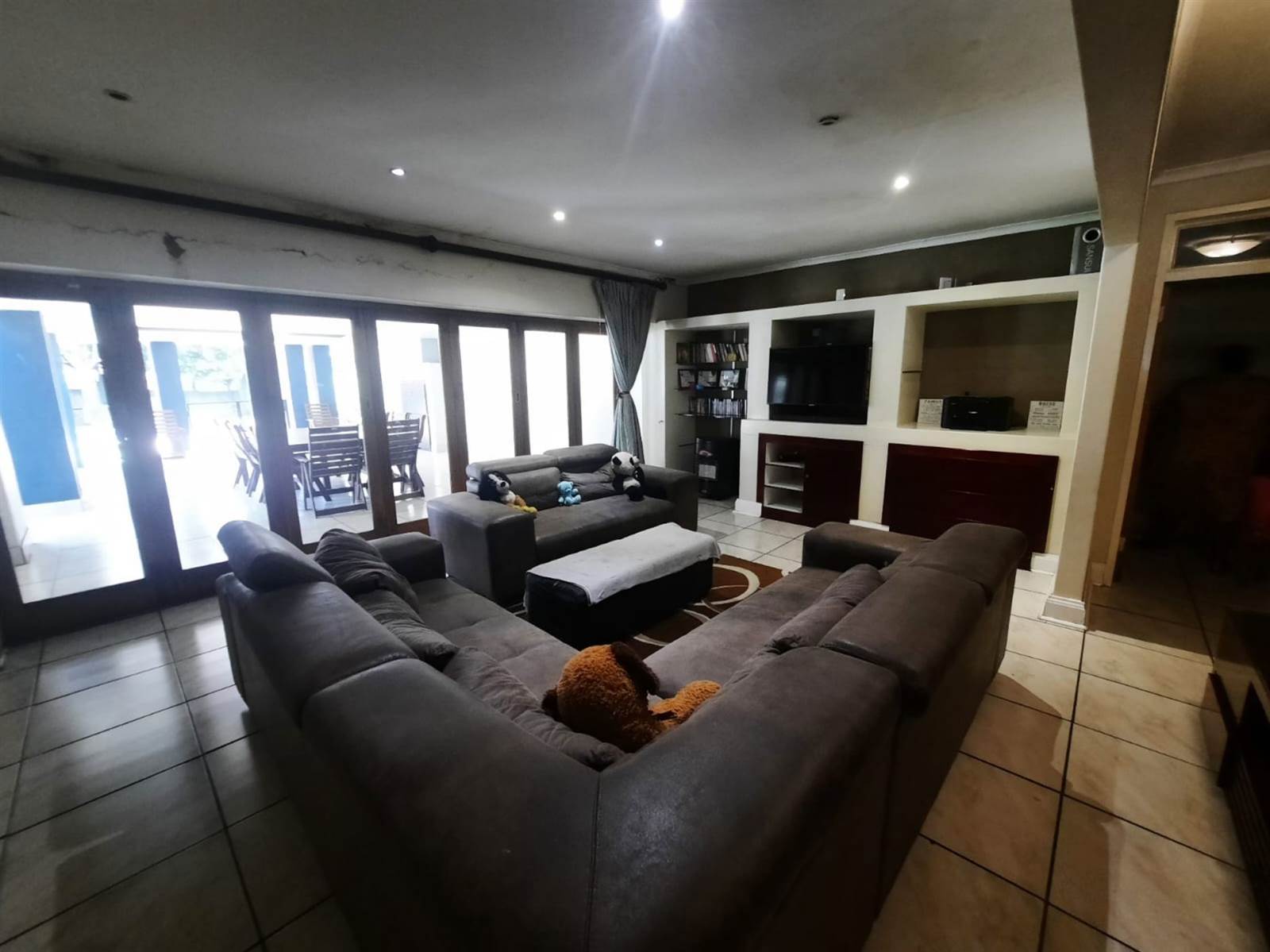 4 Bed House in Witbank Central photo number 9