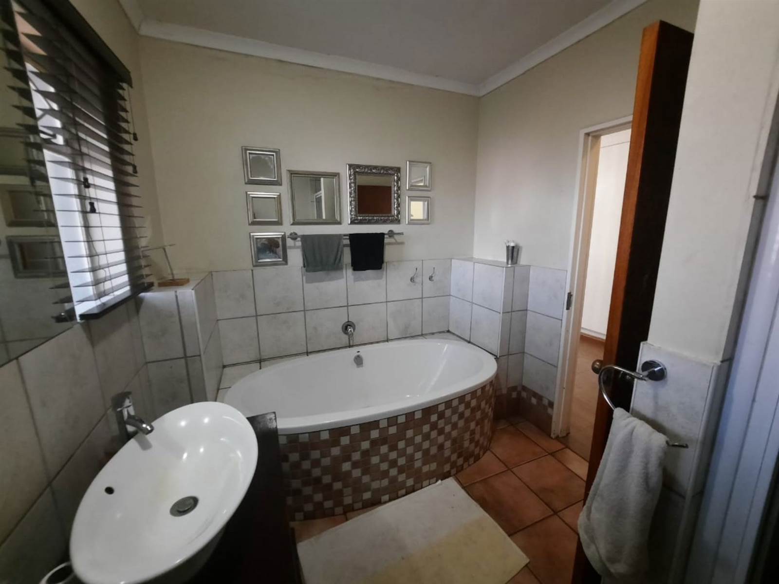 4 Bed House in Witbank Central photo number 13