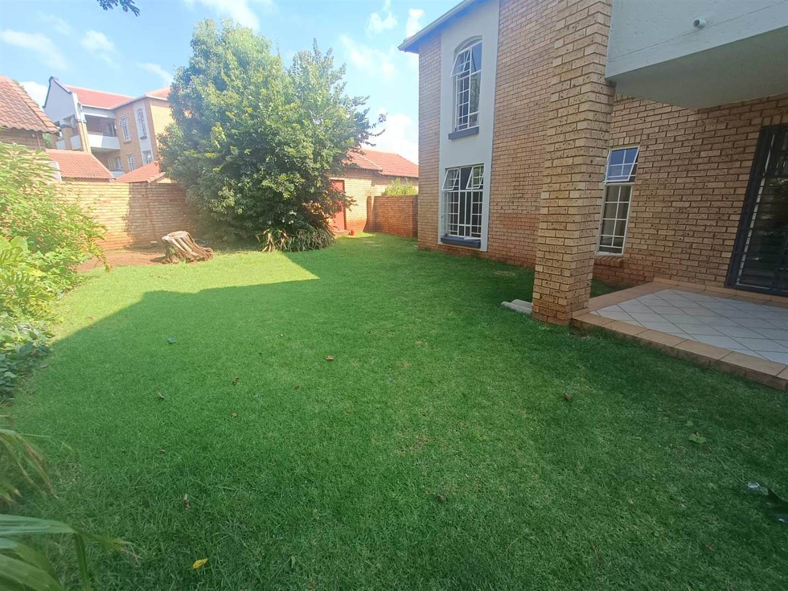 3 Bed Townhouse in Die Hoewes photo number 1