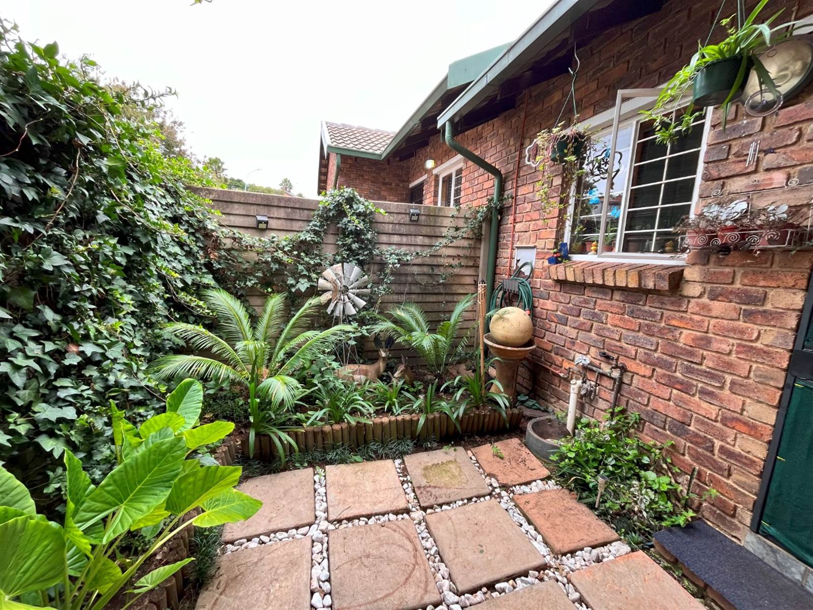 2 Bed Townhouse in Highveld photo number 19