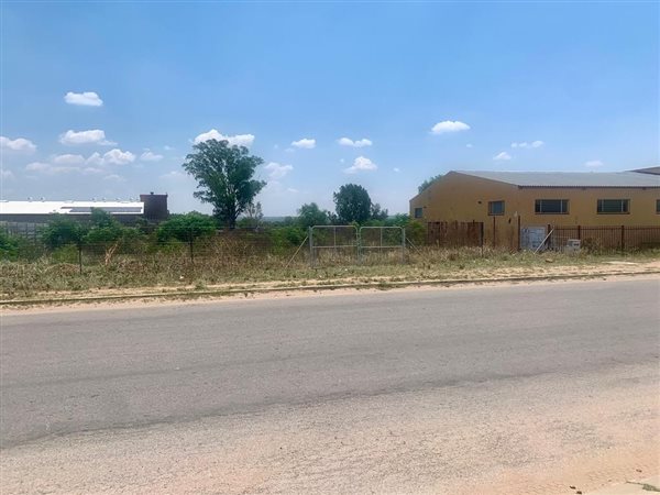 2 155 m² Land 2 155 m² Land