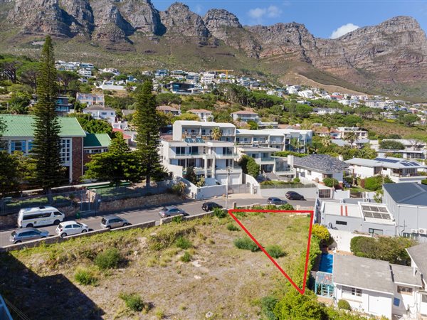 385 m² Land available in Camps Bay