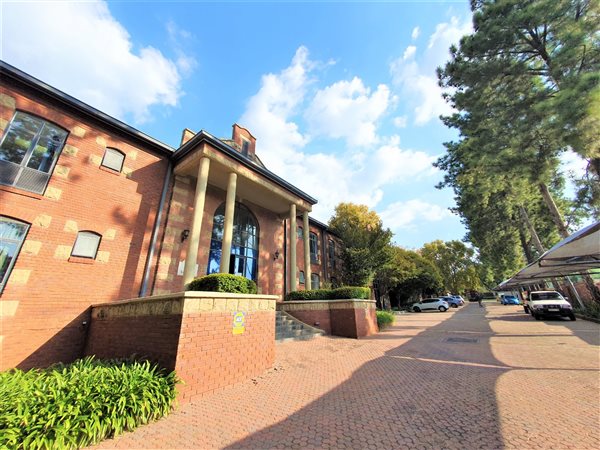 750  m² Office Space in Bryanston