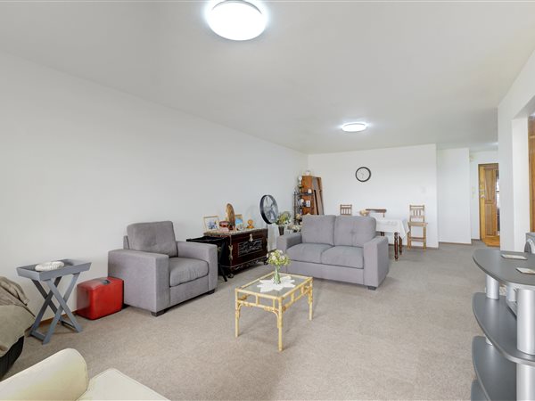 2 Bed Apartment in Rowallan Park and surrounds
