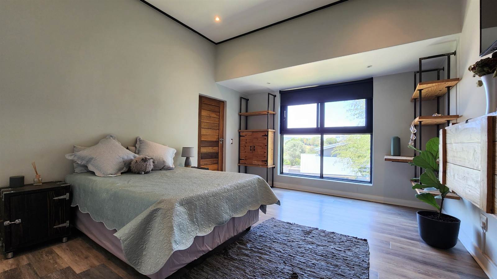 5 Bed House in Helderfontein Estate photo number 27