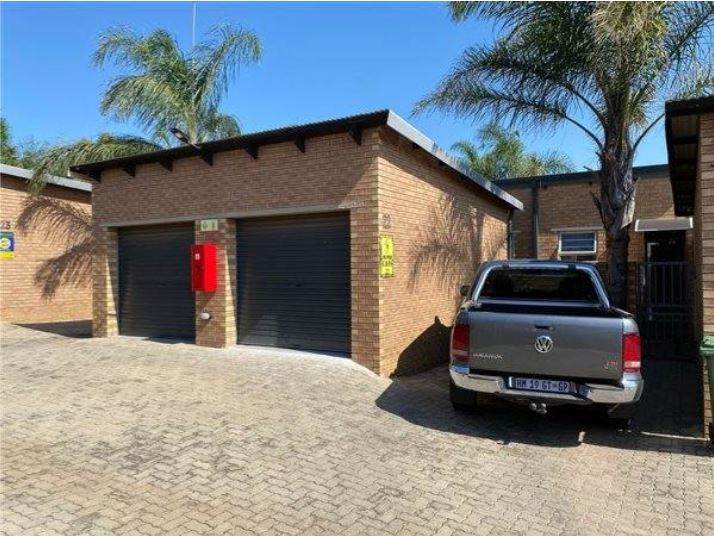 3 Bed Townhouse in Glen Marais photo number 25