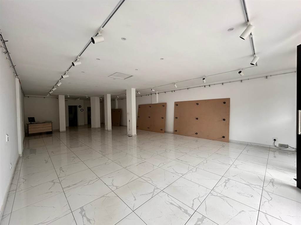 104  m² Commercial space in Greenside photo number 4