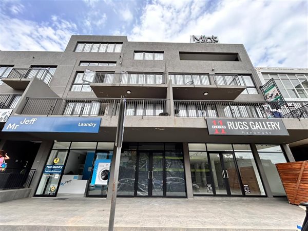 104  m² Commercial space