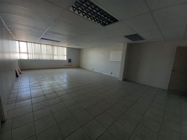 54  m² Commercial space