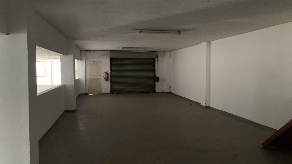 2000  m² Industrial space in Monavoni photo number 8