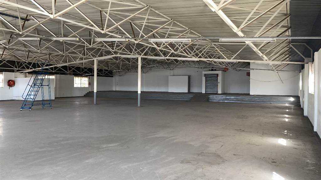 2000  m² Industrial space in Monavoni photo number 7