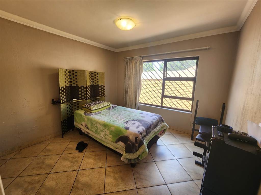 3 Bed Townhouse in Boksburg North photo number 10