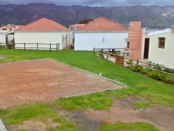 216 m² Land available in Fairview Golf Estate
