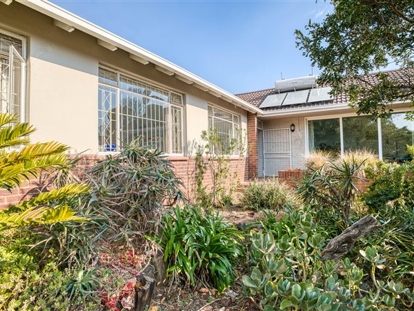 4 Bedroom House 4 Bedroom House