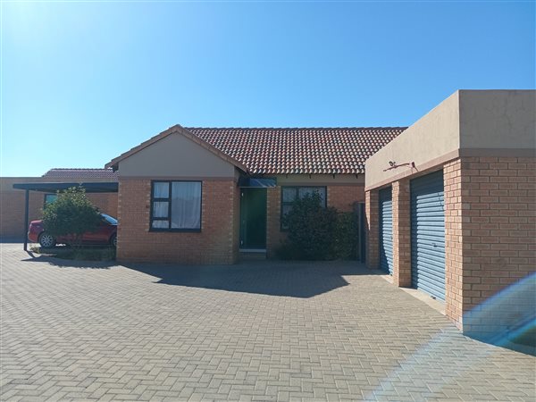 3 Bedroom Townhouse 3 Bedroom Townhouse