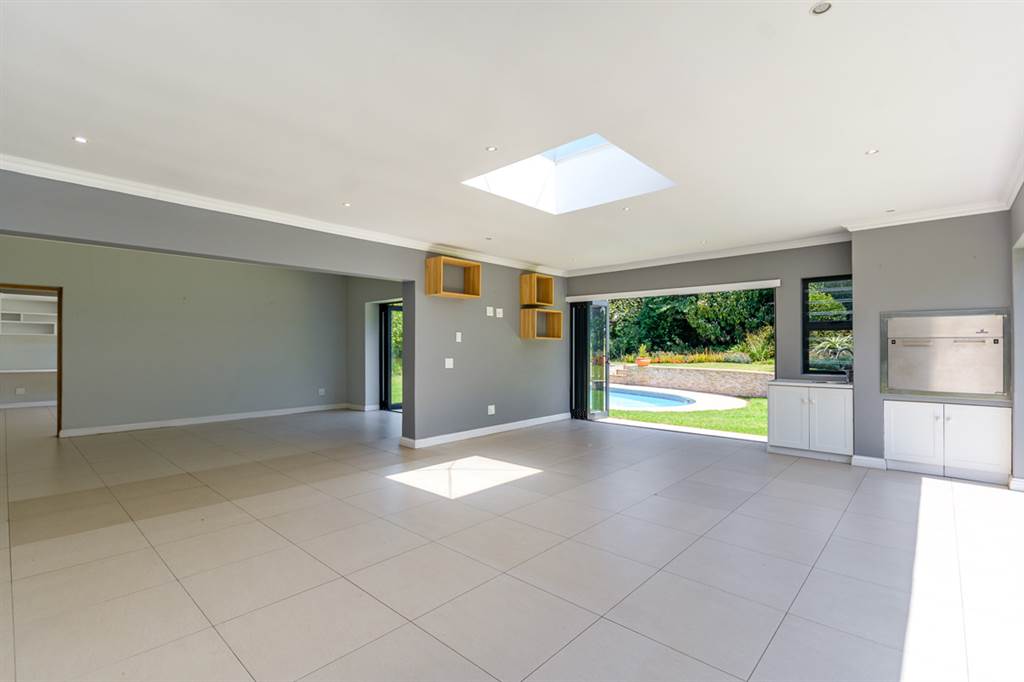 4 Bed House in Bryanston photo number 5