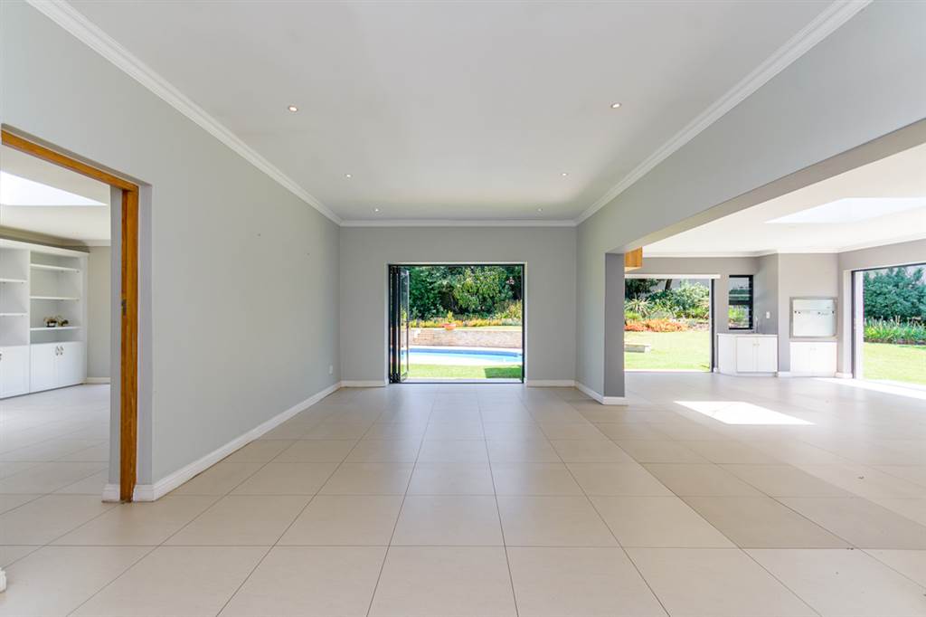 4 Bed House in Bryanston photo number 6