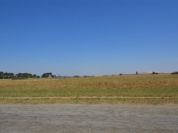 1 666 m² Land