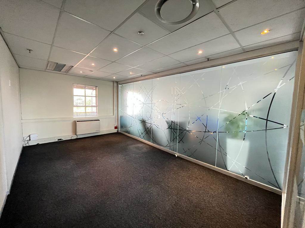 575  m² Commercial space in Fourways photo number 9
