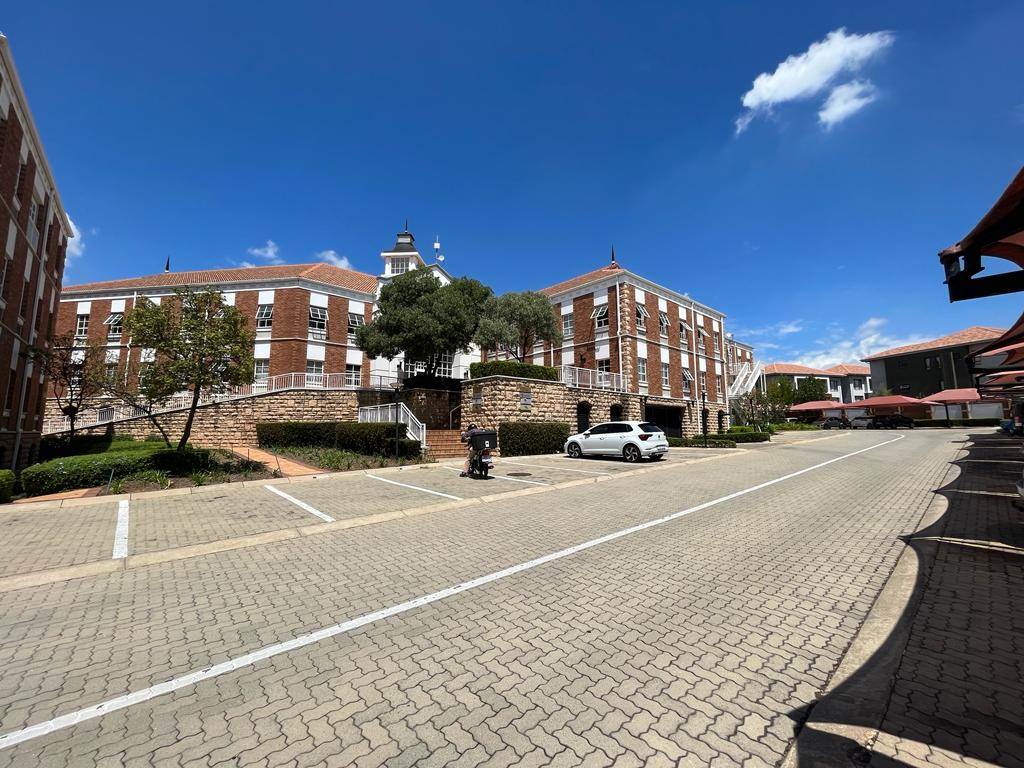 575  m² Commercial space in Fourways photo number 2