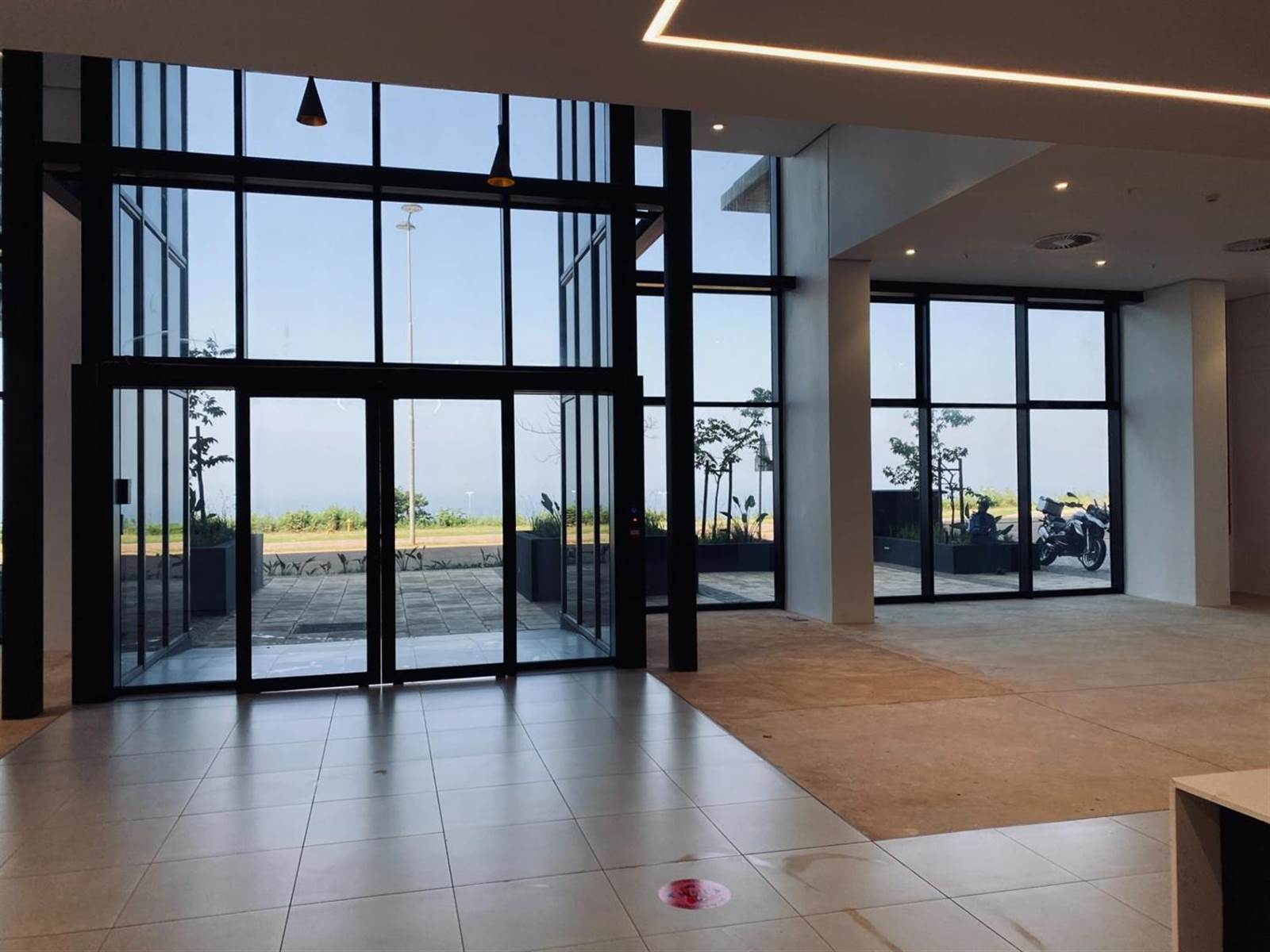 256  m² Commercial space in Umhlanga Ridge photo number 2