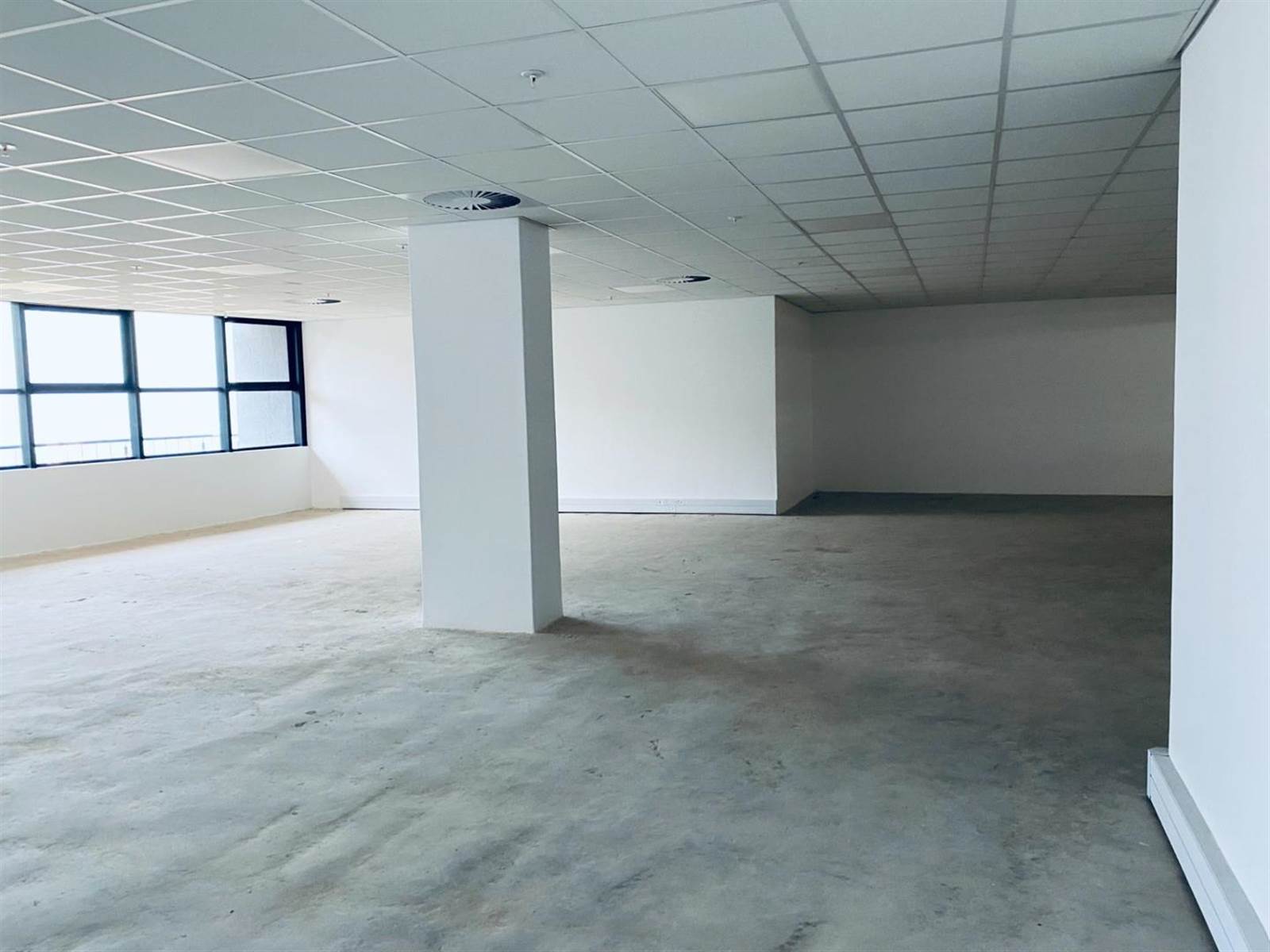 256  m² Commercial space in Umhlanga Ridge photo number 17