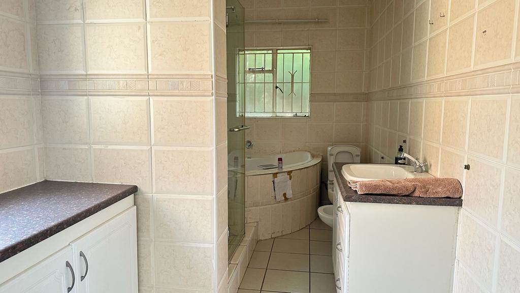 3 Bed House in Bloubosrand photo number 6