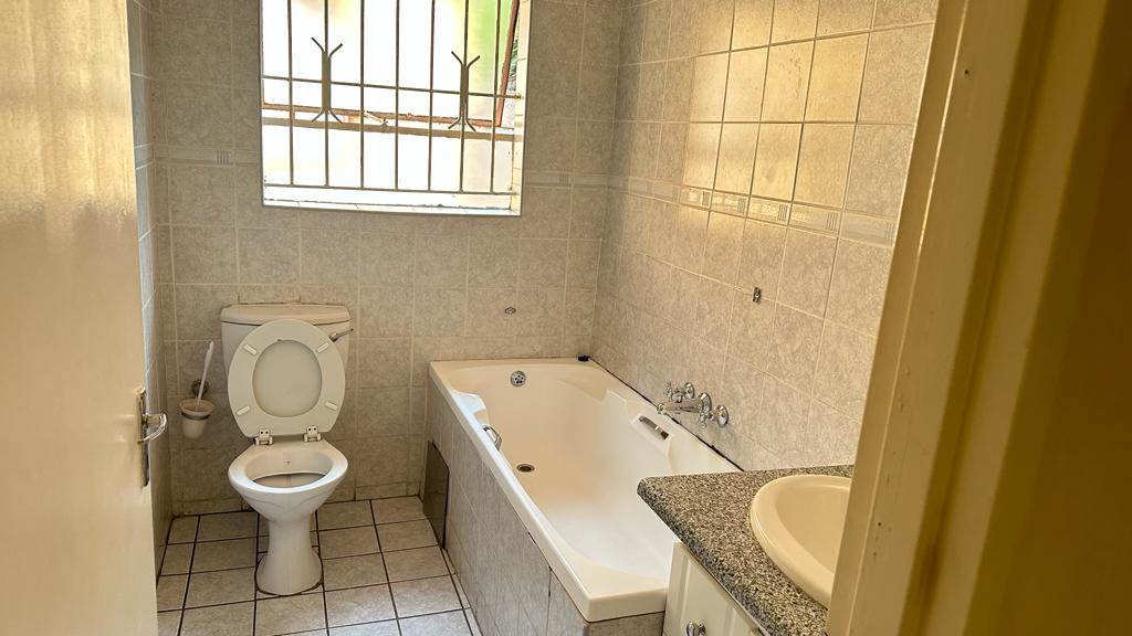 3 Bed House in Bloubosrand photo number 7
