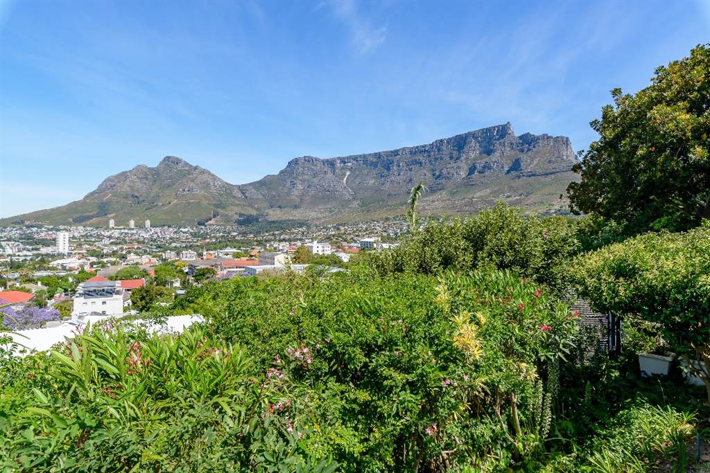4 Bed House in Tamboerskloof photo number 8