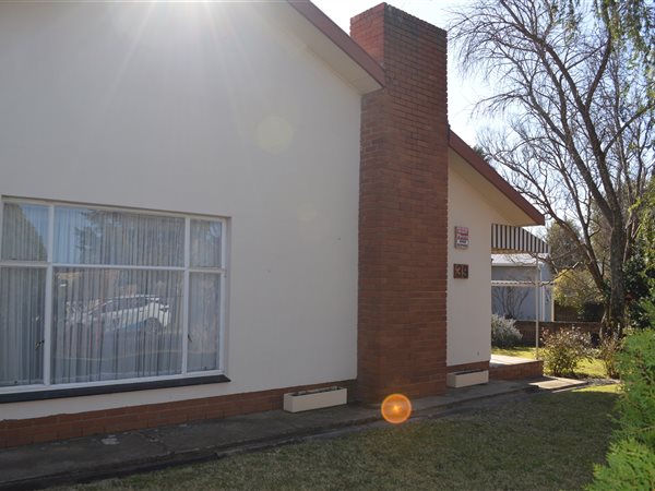 4 Bed House in Queenstown Central