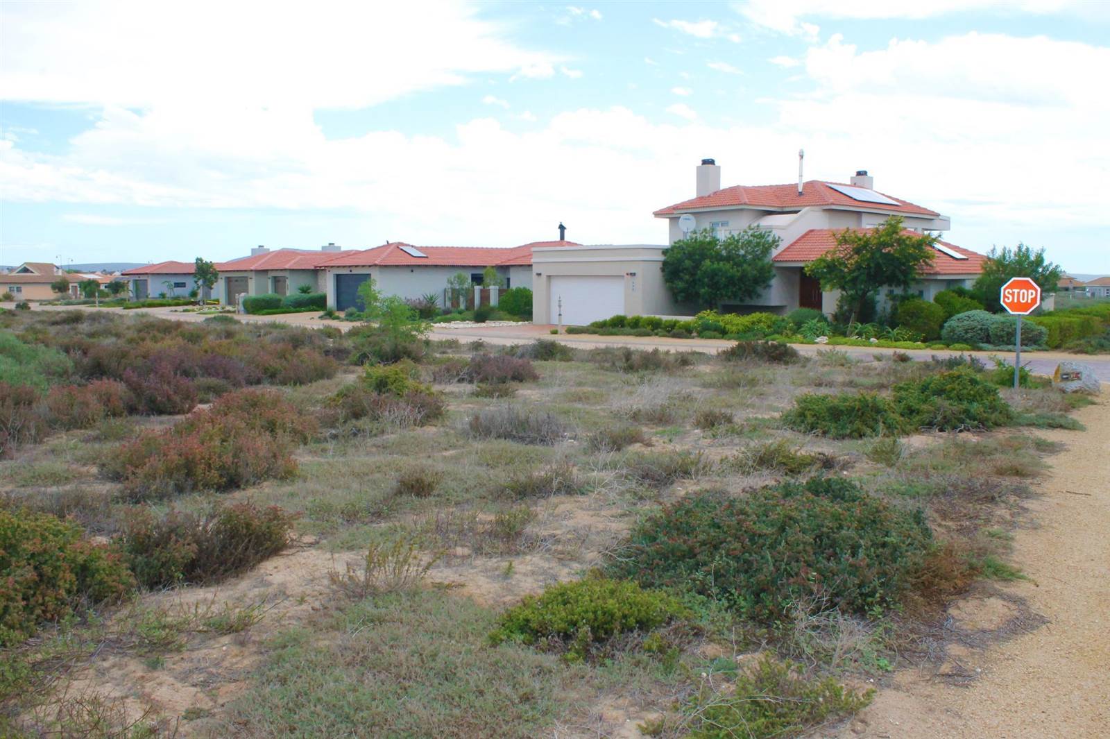 1081 m² Land available in Langebaan Country Estate photo number 8