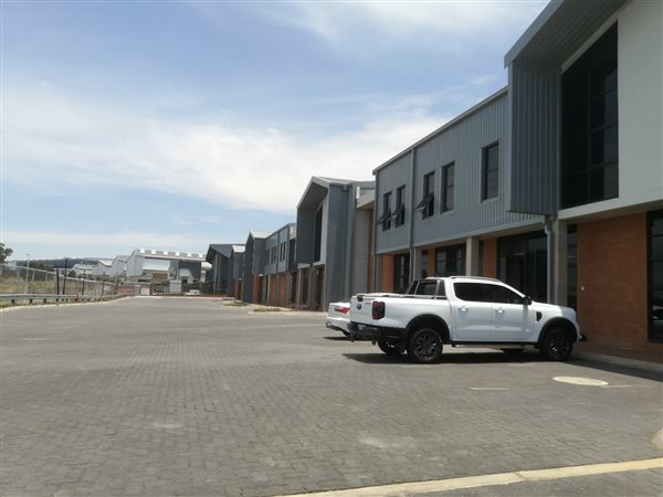 605  m² Commercial space