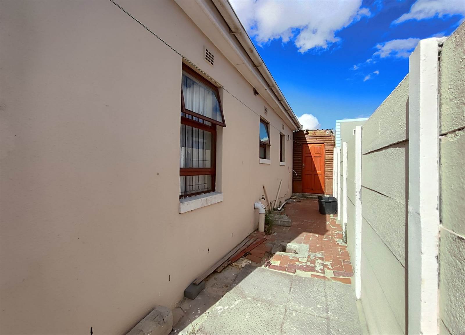 2 Bed House in Mitchells Plain photo number 6