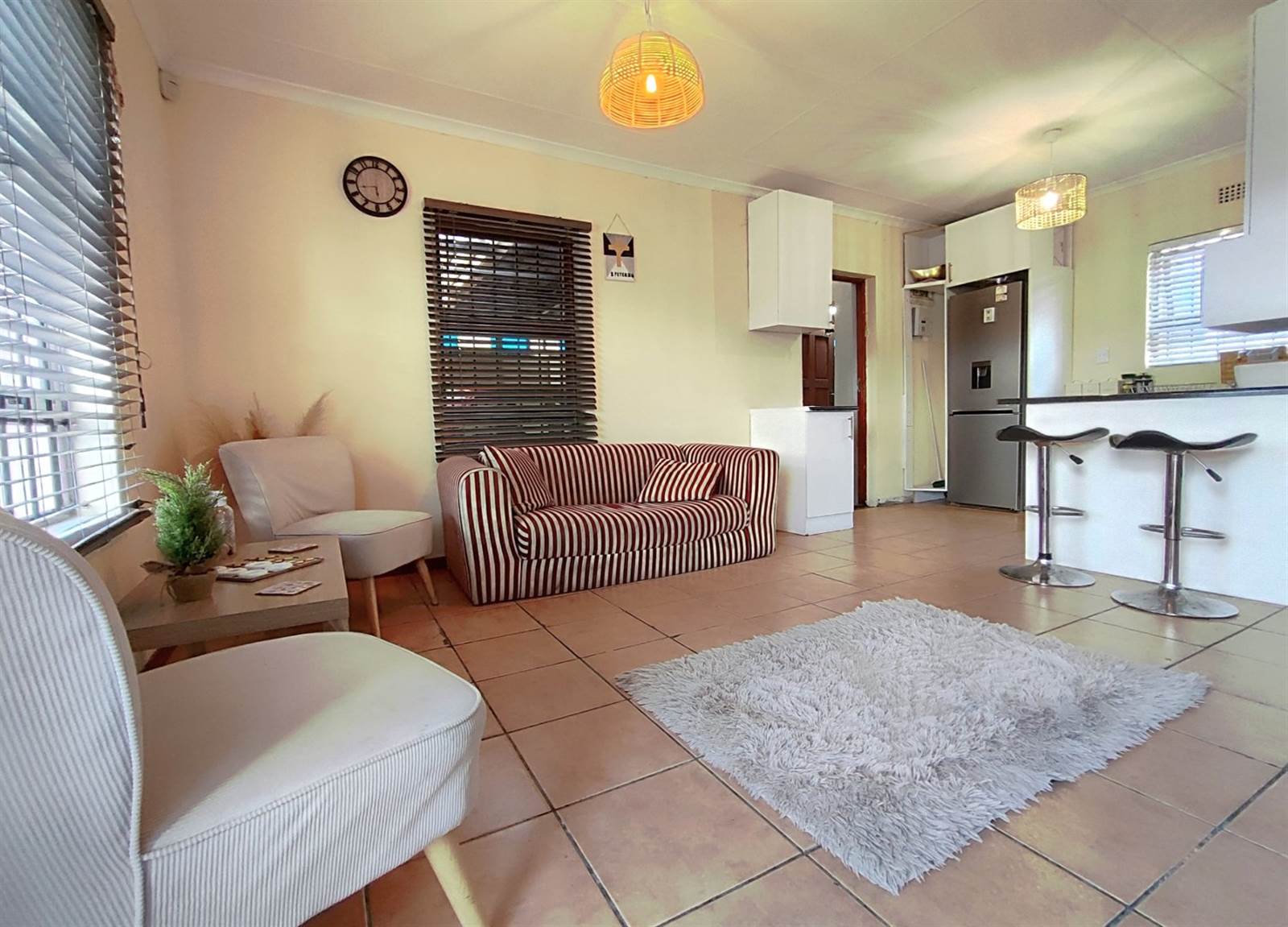 2 Bed House in Mitchells Plain photo number 9