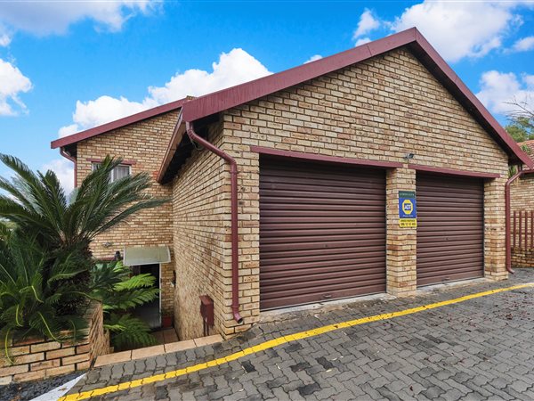 3 Bedroom Townhouse 3 Bedroom Townhouse