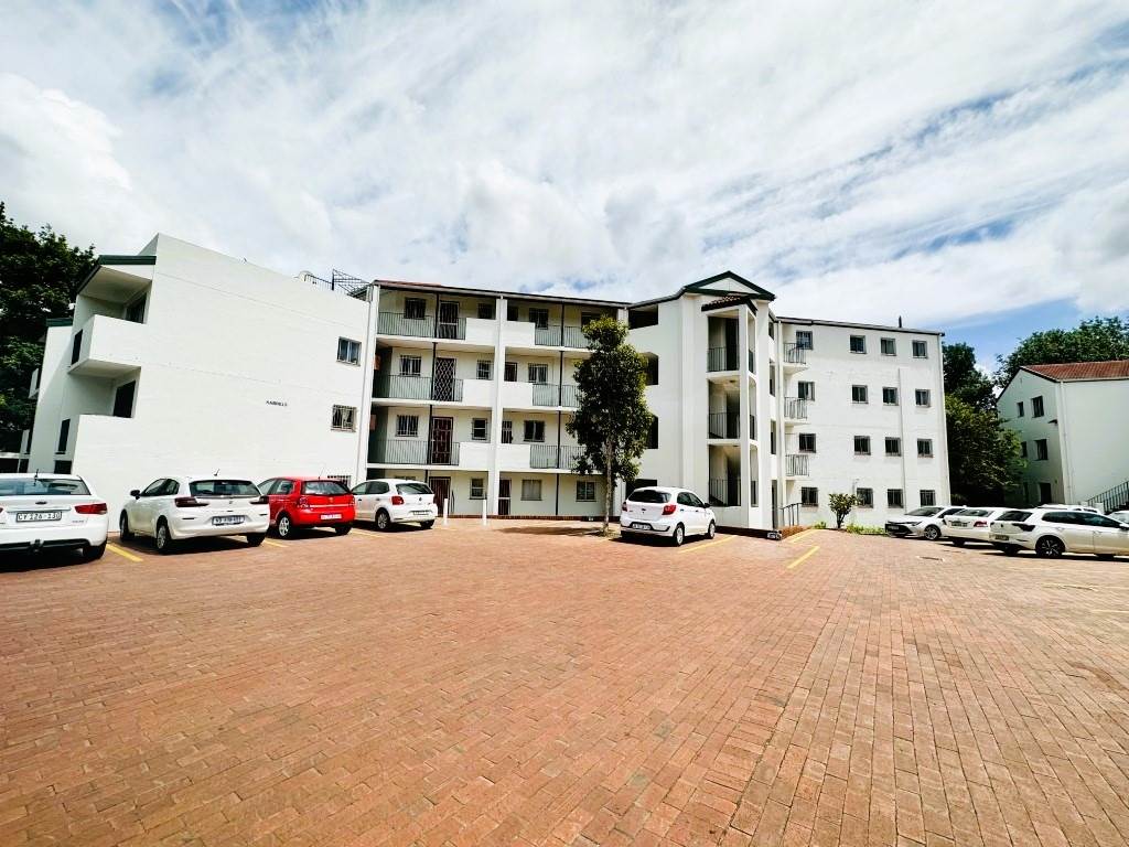 2 Bed Apartment in Stellenbosch Central photo number 15