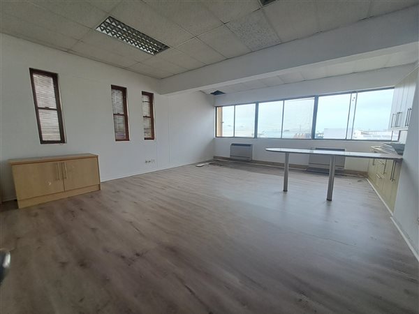 350  m² Commercial space