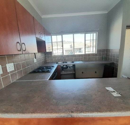 2 Bed Apartment in Meredale photo number 2