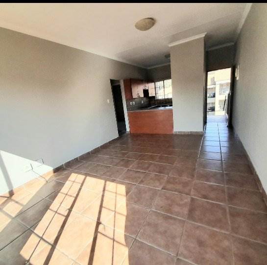 2 Bed Apartment in Meredale photo number 3