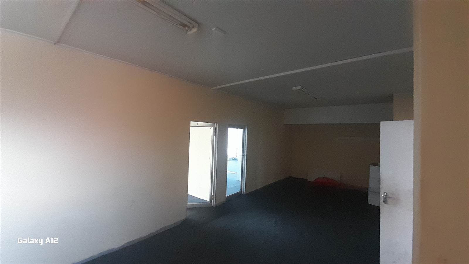 150  m² Commercial space in Rustenburg Central photo number 10