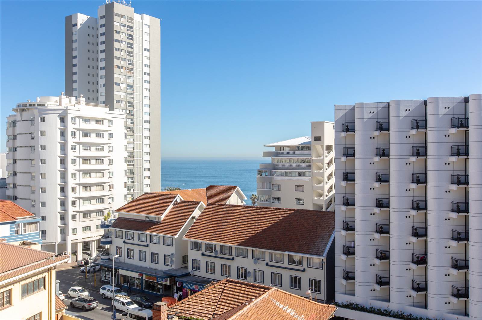 2 Bed Apartment in Sea Point photo number 17